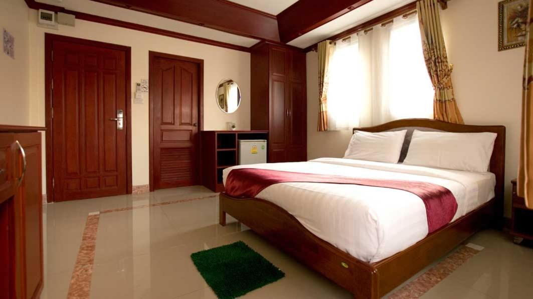 Bluebird Inn باتايا المظهر الخارجي الصورة