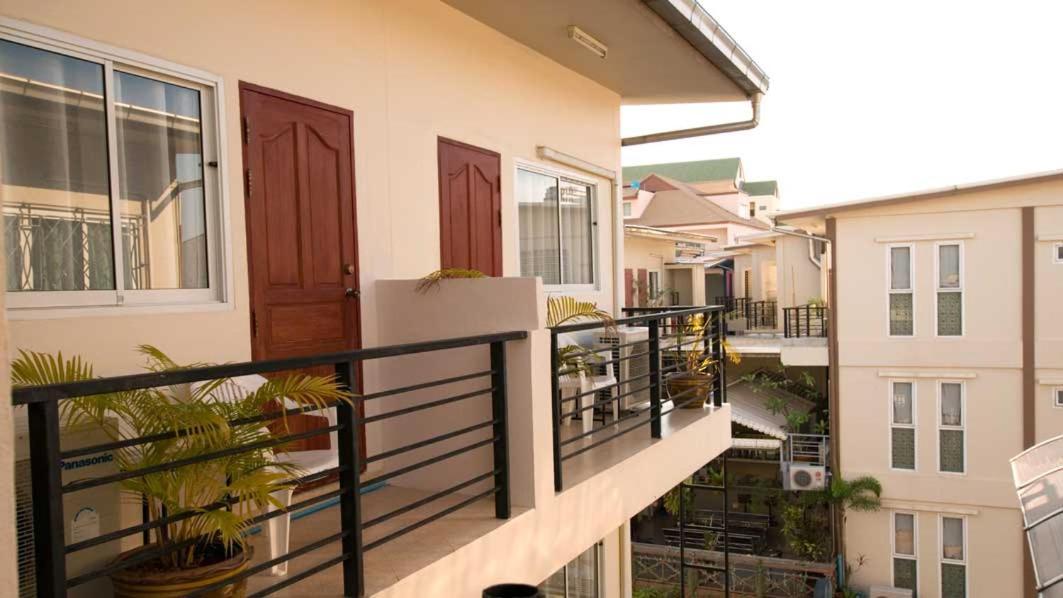 Bluebird Inn باتايا المظهر الخارجي الصورة