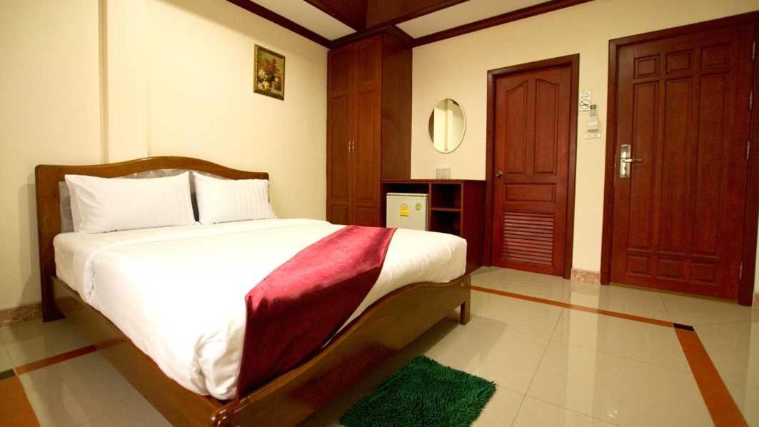Bluebird Inn باتايا المظهر الخارجي الصورة