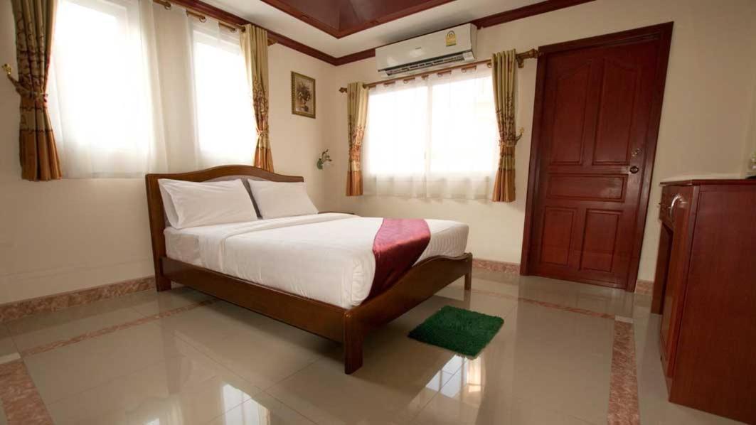 Bluebird Inn باتايا المظهر الخارجي الصورة
